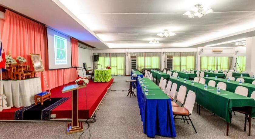 Beverly Hill Park Hotel Nakhon Sawan Exterior photo