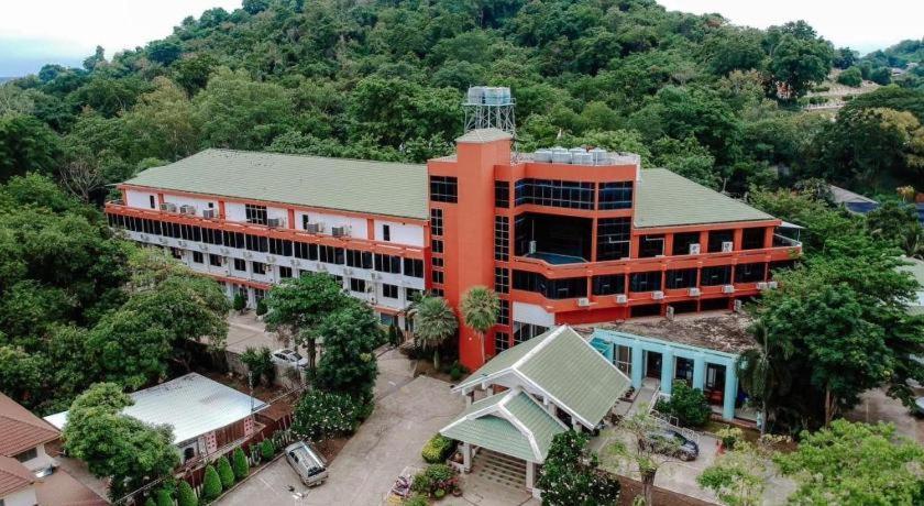 Beverly Hill Park Hotel Nakhon Sawan Exterior photo