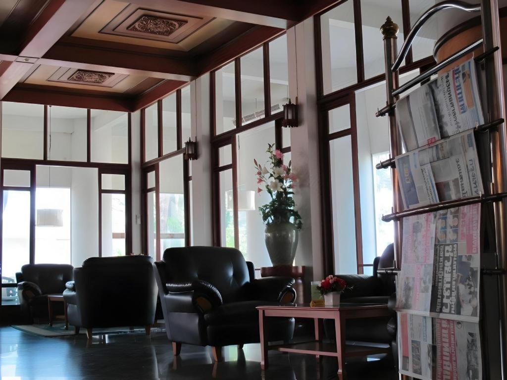 Beverly Hill Park Hotel Nakhon Sawan Exterior photo